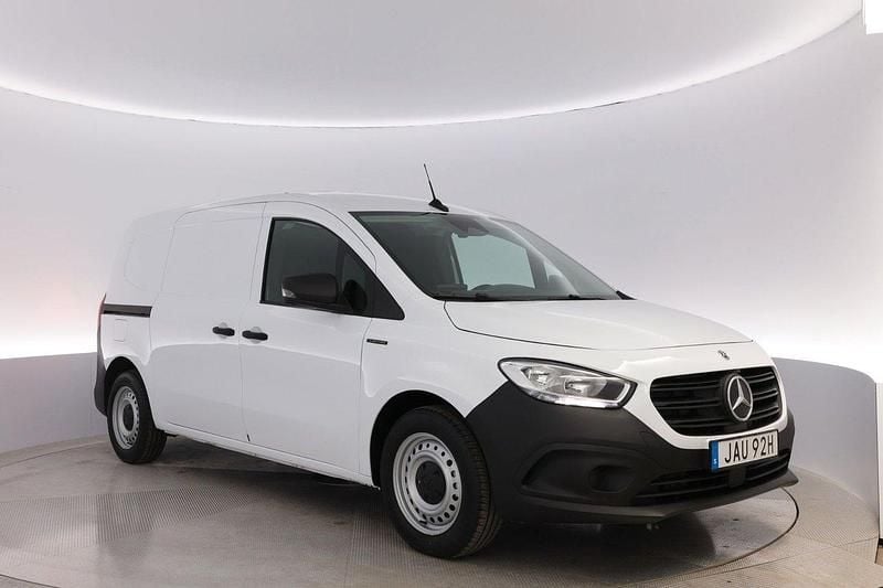 Begagnad Mercedes eCitan 90 kW (123 HK) 2023 Vit (arktisk vit) Van