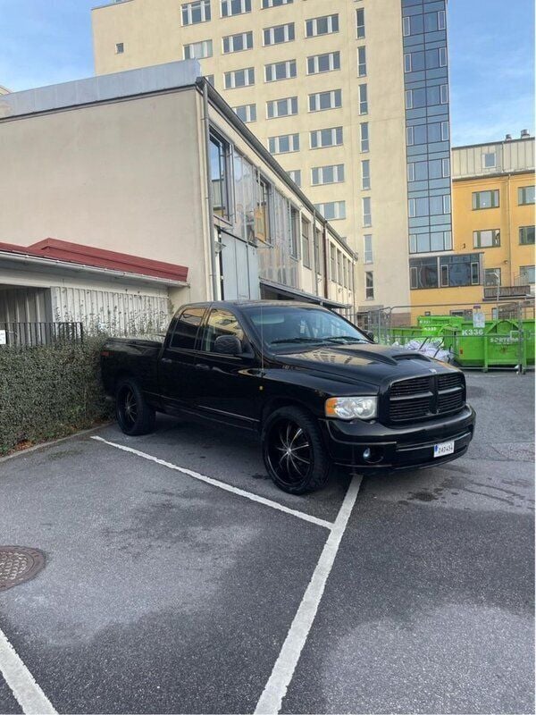 Svart Begagnad 2004 Dodge Ram Pickup | 119 900 kr (Dyr) - Bild 1/4