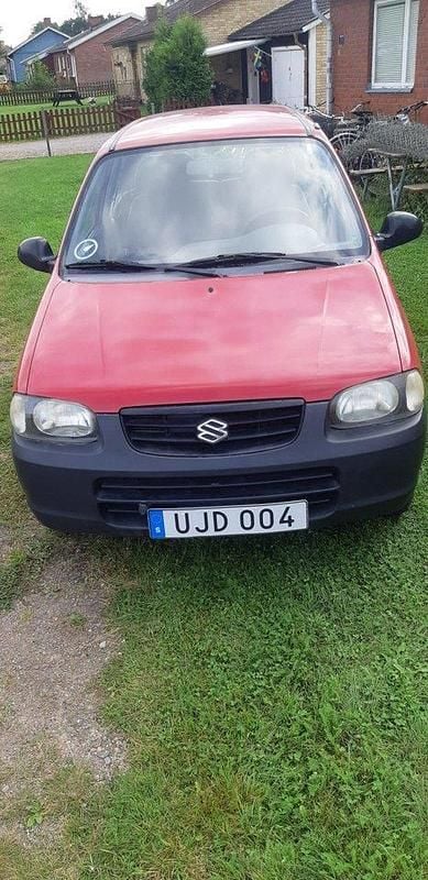 Röd Begagnad 2004 Suzuki Alto Halvkombi | 12 500 kr - Bild 1/4