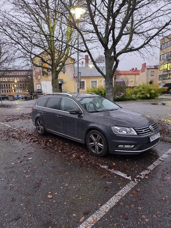 Grå Begagnad 2013 VW Passat GT Kombi | 43 000 kr (Superpris) - Bild 1/4