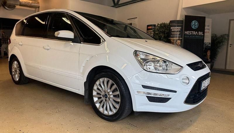 Vit Begagnad 2012 Ford S-MAX Business Edition Minibuss | 94 800 kr (Marknadspris) - Bild 1/4