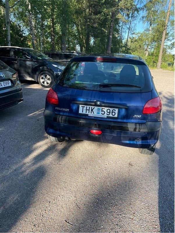 Blå Begagnad 2002 Peugeot 206 Halvkombi | 10 000 kr (Bra pris) - Bild 1/4