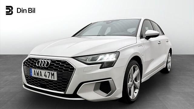 Ibisvit Begagnad 2023 Audi A3 Sportback e-tron Advanced Plus Sedan | 329 000 kr (Marknadspris) - Bild 1/4