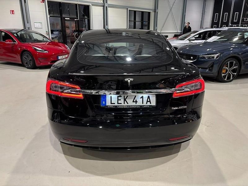 Begagnad Tesla Model S Performance 580 kW (789 HK) 2019 Svart Halvkombi