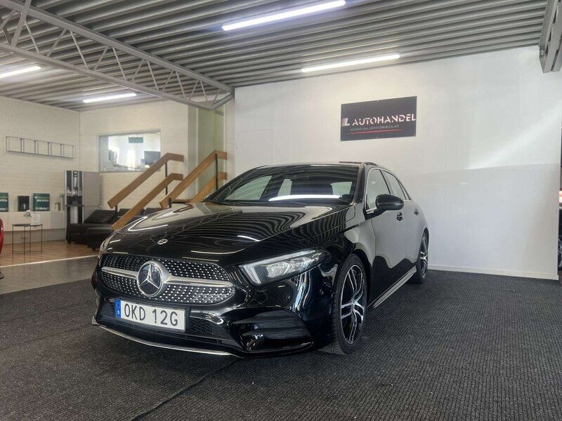 Svart Begagnad 2019 Mercedes A250 AMG Halvkombi | 264 900 kr (Marknadspris) - Bild 1/4