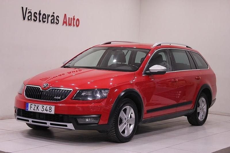 Röd Begagnad 2015 Skoda Octavia Scout Kombi | 85 000 kr (Bra pris) - Bild 1/4