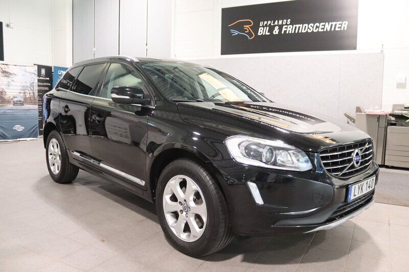 Svart (svart metallic) Begagnad 2016 Volvo XC60 Summum SUV | 179 900 kr (Marknadspris) - Bild 1/4