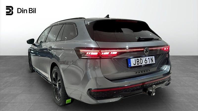 Begagnad VW Passat Style 193 HK (141 kW) 2024 Mörkgrå Kombi