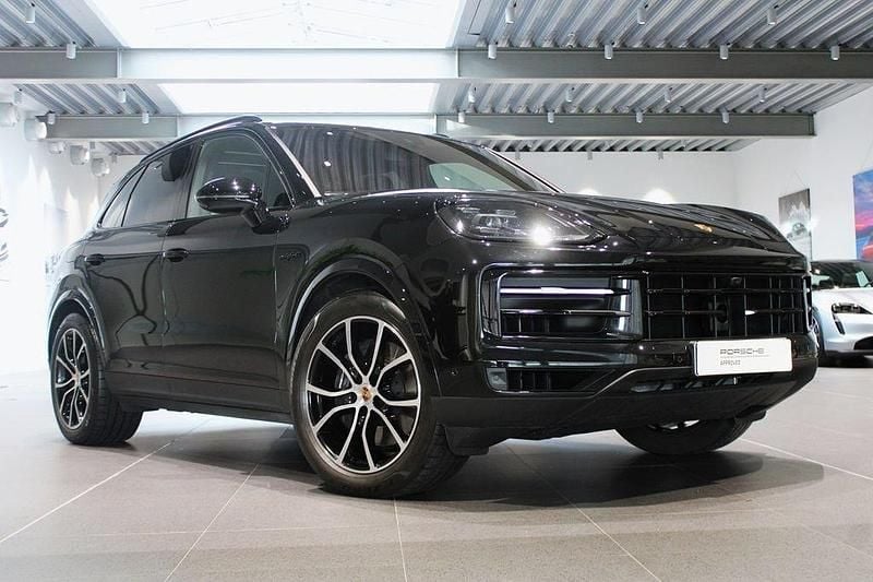 Svart Begagnad 2024 Porsche Cayenne Kombi | 1 195 000 kr (Bra pris) - Bild 1/4