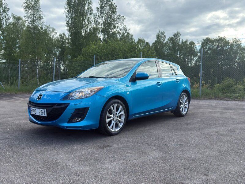 Blå Begagnad 2009 Mazda 3 Inclusive Halvkombi | 44 900 kr (Lite dyr) - Bild 1/4
