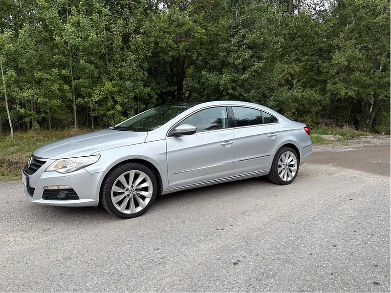 Silver Begagnad 2010 VW CC Sedan | 125 000 kr (Lite dyr) - Bild 1/4