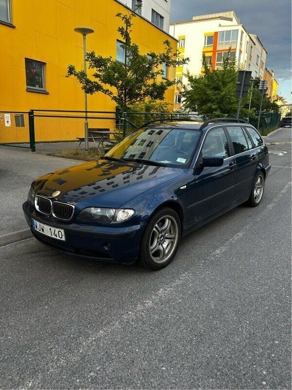 Blå Begagnad 2005 BMW 325 M Sport Kombi | 25 000 kr - Bild 1/4