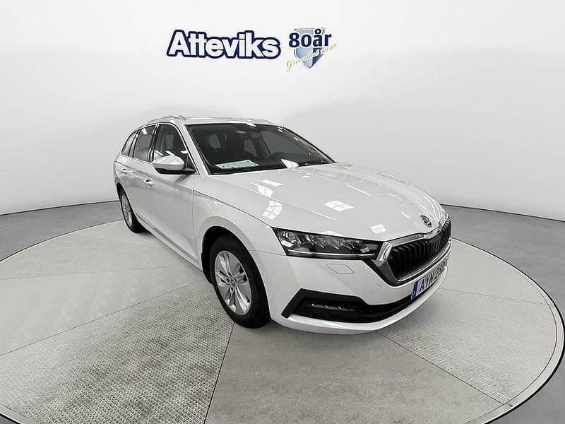 Begagnad Skoda Octavia 132 HK (97 kW) 2023 Vit Kombi