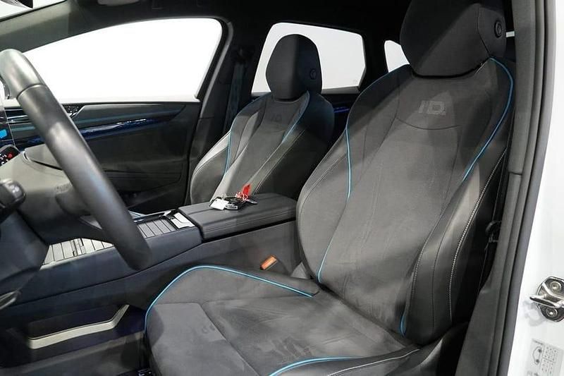 Begagnad VW ID.7 Pro Performance 213 kW (290 HK) 2024 Vit Halvkombi