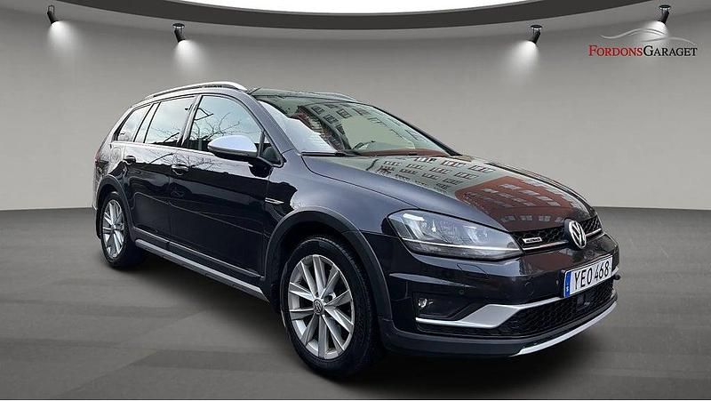 Svart Begagnad 2016 VW Golf Alltrack Kombi | 99 900 kr (Marknadspris) - Bild 1/4