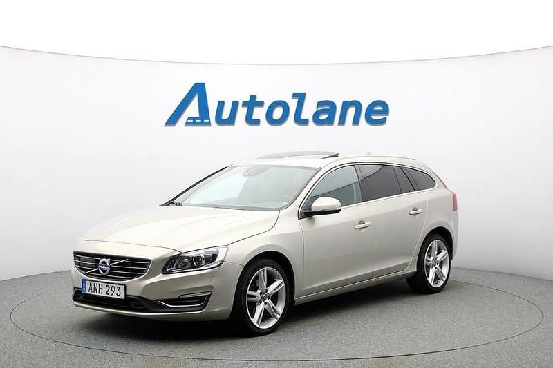 Begagnad Volvo V60 Standard 190 HK (139 kW) 2018 Luminous sand / 719 Kombi