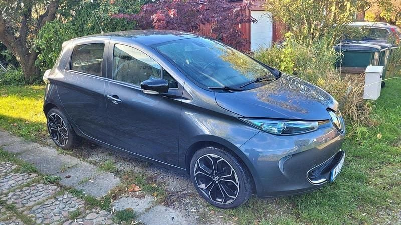 Grå Begagnad 2019 Renault Zoe Halvkombi | 115 000 kr (Marknadspris) - Bild 1/4