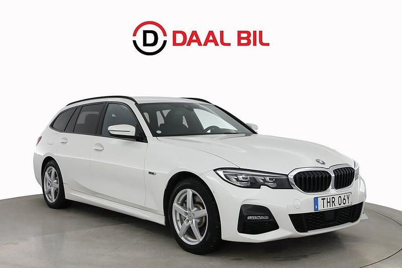 Begagnad BMW 330e M Sport 184 HK (135 kW) 2021 Vit Kombi