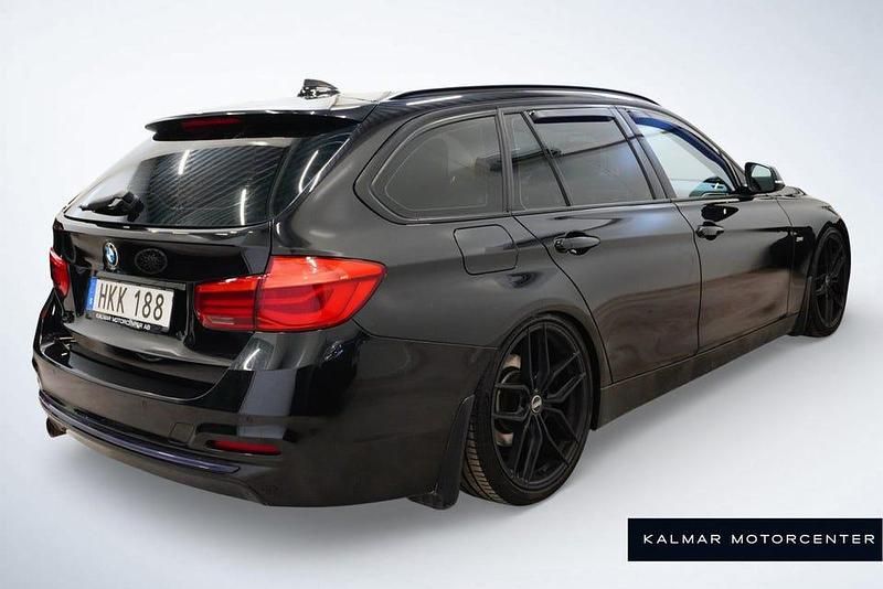 Begagnad BMW 318 Sport Line 150 HK (110 kW) 2016 Svart Kombi