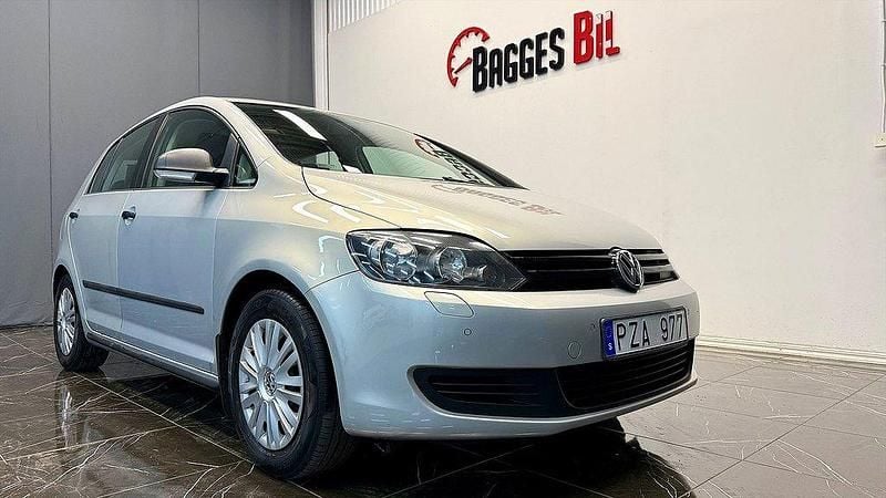 Ljusbrun Begagnad 2009 VW Golf Plus Cross Minibuss | 59 900 kr (Marknadspris) - Bild 1/4