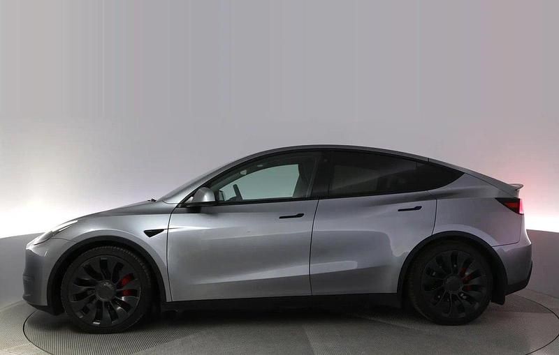 Begagnad 2023 Tesla Model Y Performance SUV | 465 000 kr - Bild 1/4
