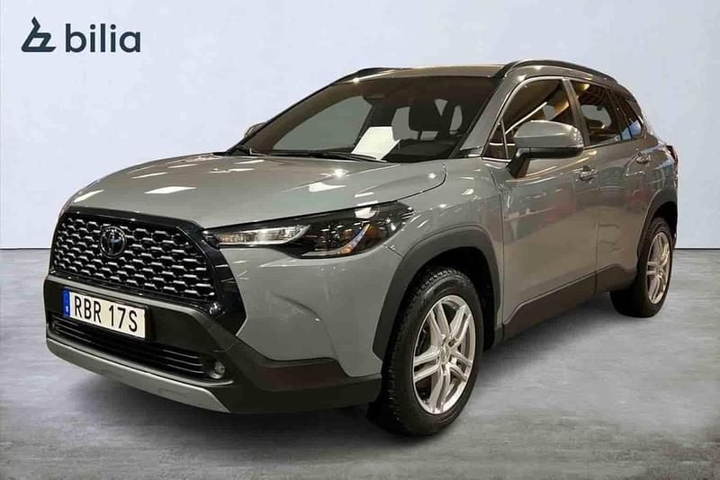 Grå Begagnad 2024 Toyota Corolla Cross SUV | 344 800 kr - Bild 1/1