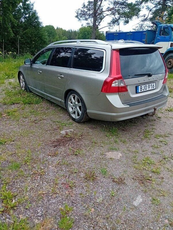 Brun Begagnad 2008 Volvo V70 Summum Kombi | 25 000 kr (Superpris) - Bild 1/4