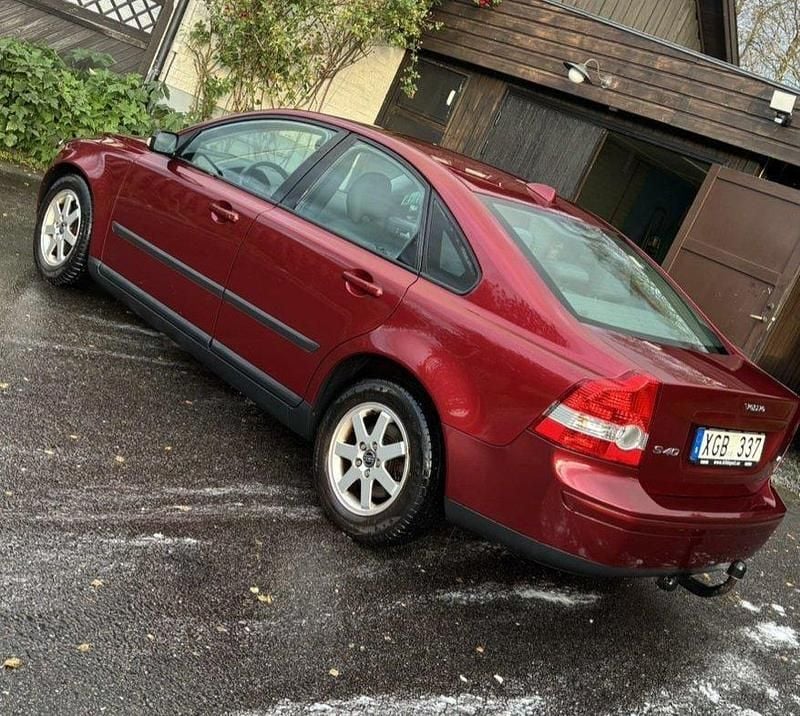 Röd Begagnad 2006 Volvo S40 Sedan | 16 000 kr (Bra pris) - Bild 1/1