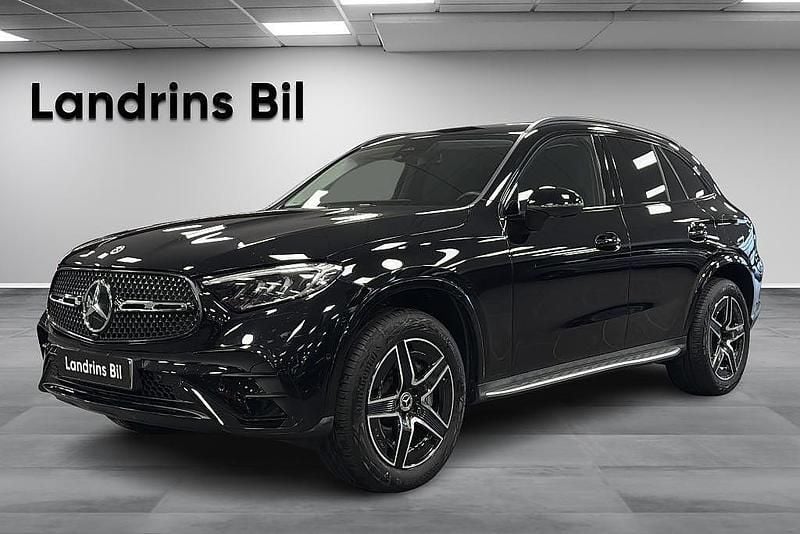 Begagnad 2025 Mercedes GLC300e AMG | 679 000 kr (Bra pris) - Bild 1/4
