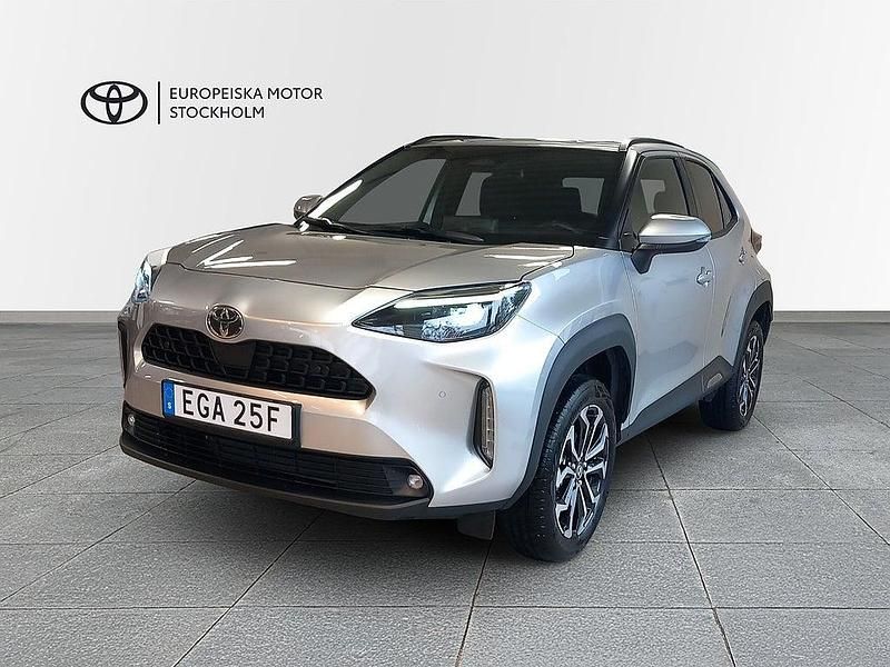 Silver Begagnad 2024 Toyota Yaris Cross Active SUV | 304 900 kr (Marknadspris) - Bild 1/4