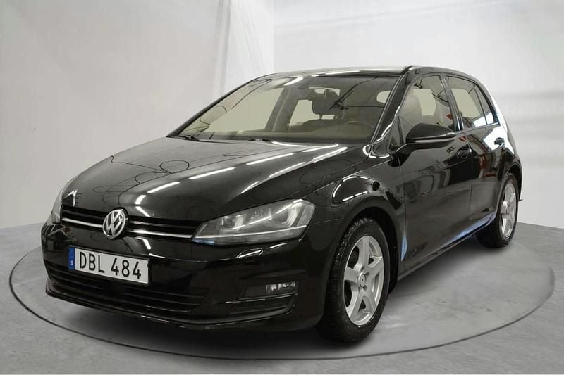 Svart Begagnad 2014 VW Golf VII | 120 000 kr (Marknadspris) - Bild 1/4