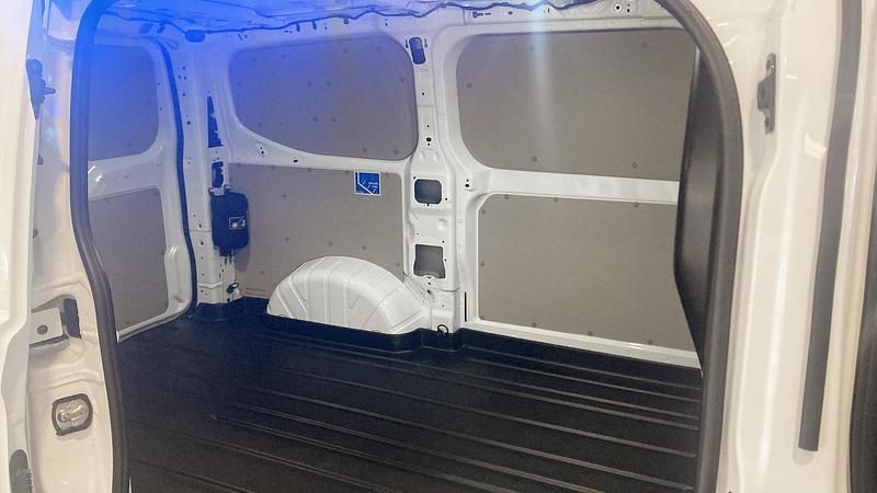 Ny Ford Transit Custom Trend 136 HK (100 kW) 2026 Frozen white