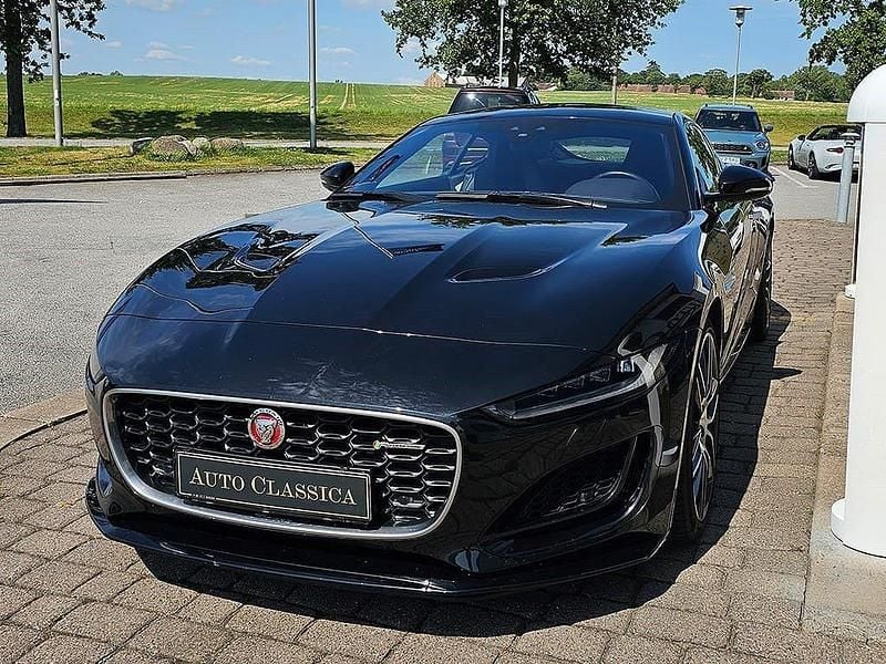 Begagnad Jaguar F-Type R-Dynamic 451 HK (331 kW) 2020 Santorini black Sportkupé