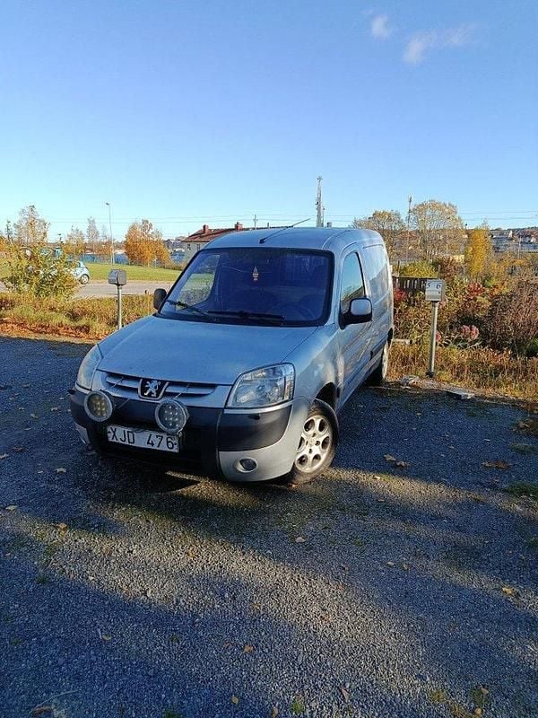 Grå Begagnad 2006 Peugeot Partner Van | 8 000 kr (Superpris) - Bild 1/4