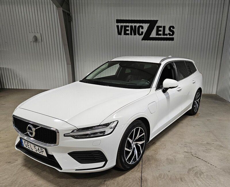 Vit Begagnad 2020 Volvo V60 Momentum Kombi | 299 000 kr (Marknadspris) - Bild 1/4