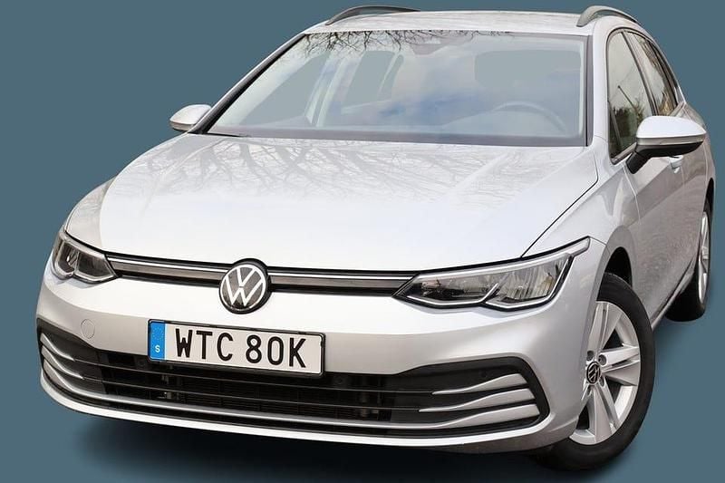 Begagnad VW Golf VIII 131 HK (96 kW) 2022 Silvermetallic Kombi