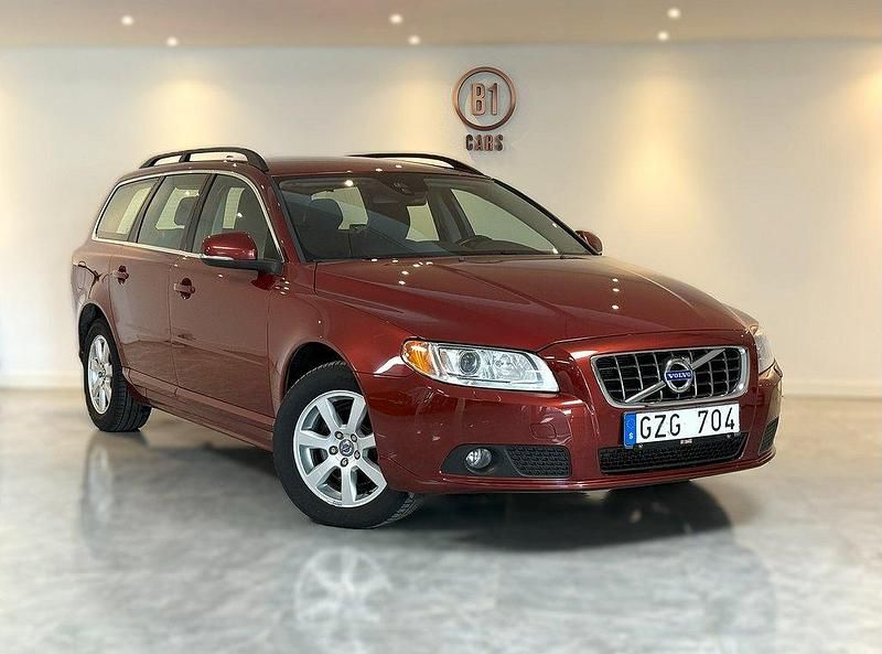 Röd Begagnad 2013 Volvo V70 Momentum Kombi | 89 900 kr (Superpris) - Bild 1/4