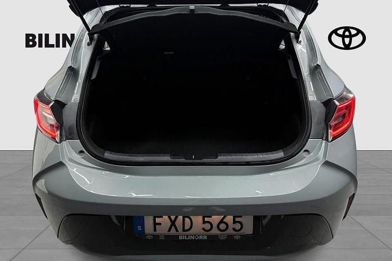 Begagnad Toyota Corolla Active 122 HK (89 kW) 2022 Grå