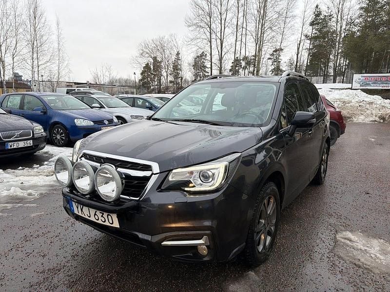 Mörkgrå Begagnad 2016 Subaru Forester SUV | 139 900 kr (Marknadspris) - Bild 1/4