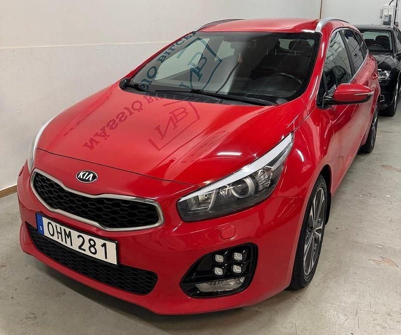 Röd Begagnad 2016 Kia Ceed Sportswagon GT-Line Kombi | 118 000 kr (Marknadspris) - Bild 1/4