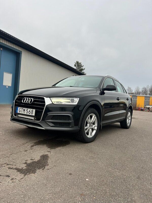 Svart Begagnad 2016 Audi Q3 Sport SUV | 168 000 kr (Marknadspris) - Bild 1/4