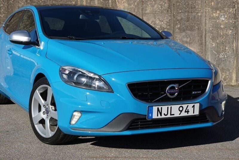 Begagnad Volvo V40 R-Design 116 HK (85 kW) 2013 Blå Kombi