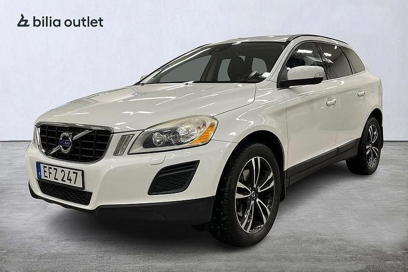 Vit Begagnad 2013 Volvo XC60 SUV | 99 900 kr (Bra pris) - Bild 1/4