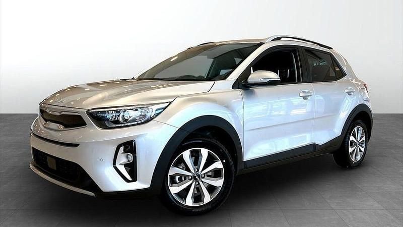 Svart Ny 2025 Kia Stonic SUV | 256 900 kr (Marknadspris) - Bild 1/4