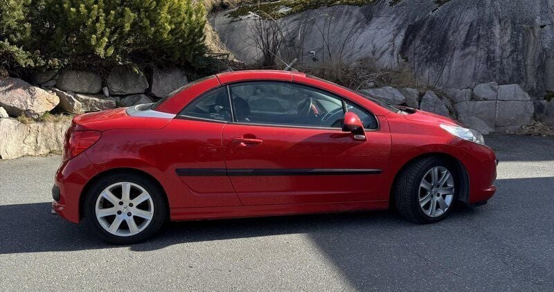 Röd Begagnad 2008 Peugeot 207 CC Cab | 50 000 kr (Bra pris) - Bild 1/4