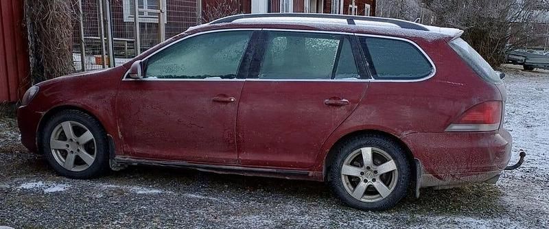 Begagnad 2010 VW Golf VI Kombi | 9 000 kr (Marknadspris) - Bild 1/2