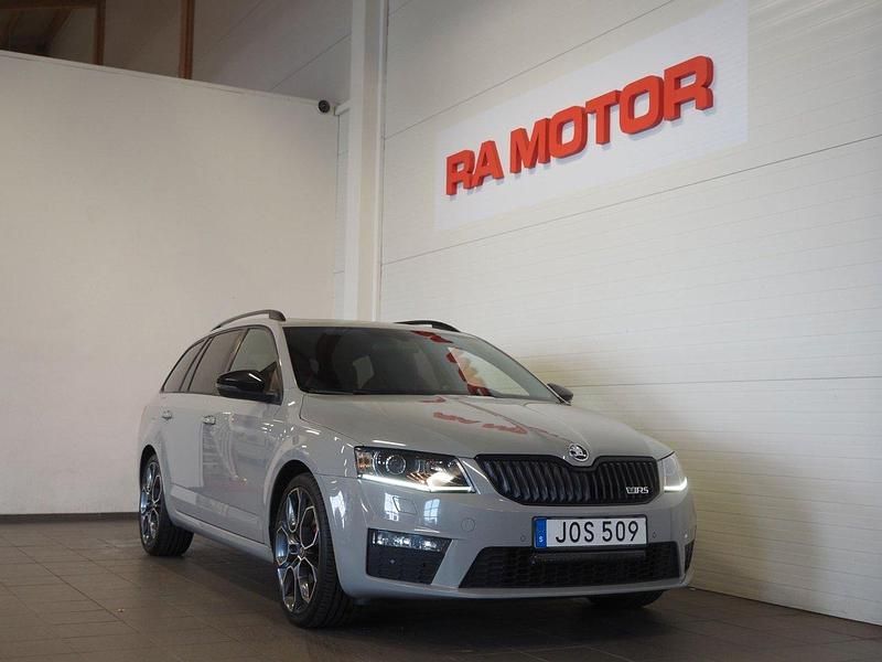 Mörkgrå Begagnad 2015 Skoda Octavia RS Kombi | 169 900 kr (Lite dyr) - Bild 1/3