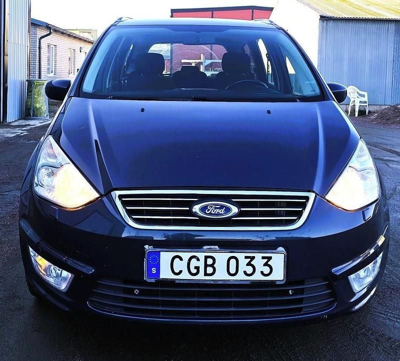 Begagnad Ford Galaxy Trend 116 HK (85 kW) 2014 Grå Minibuss