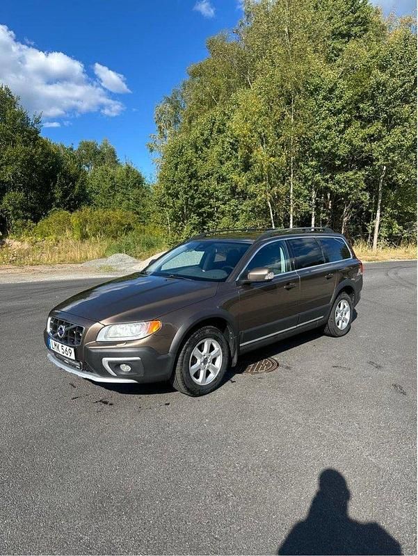 Brun Begagnad 2014 Volvo XC70 Momentum SUV | 70 000 kr (Marknadspris) - Bild 1/4