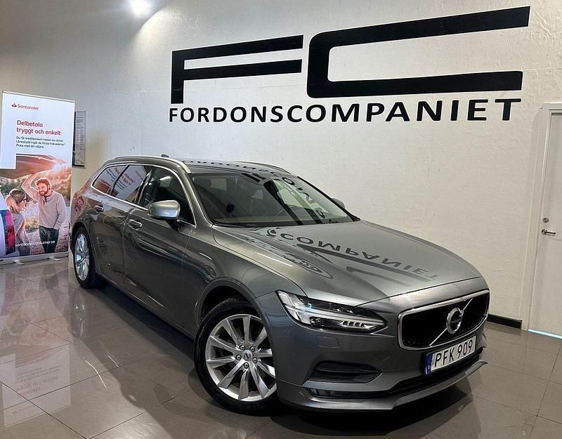 Grå Begagnad 2017 Volvo V90 Momentum Kombi | 149 900 kr (Marknadspris) - Bild 1/4